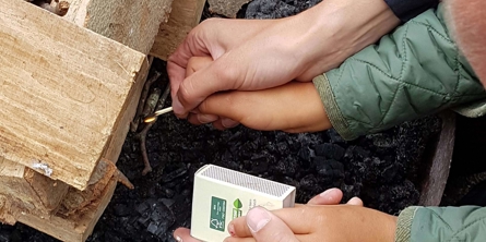 Alt er pædagogik. Også optænding af bålet